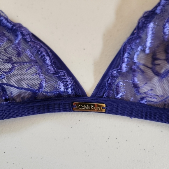 Calvin Klein Blue Sheer Lace Bralette Bra Size Medium Sexy Lingerie - Picture 4 of 8